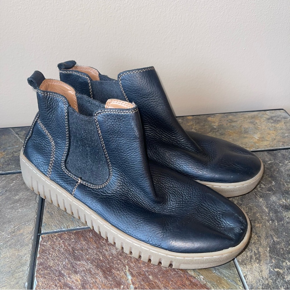 Comfortiva Hollis Chelsea Boot